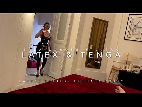 ❤️ Redheaded stepsister in latex costume yakasvirwa na stepbrother kwatiri ❌️❤
